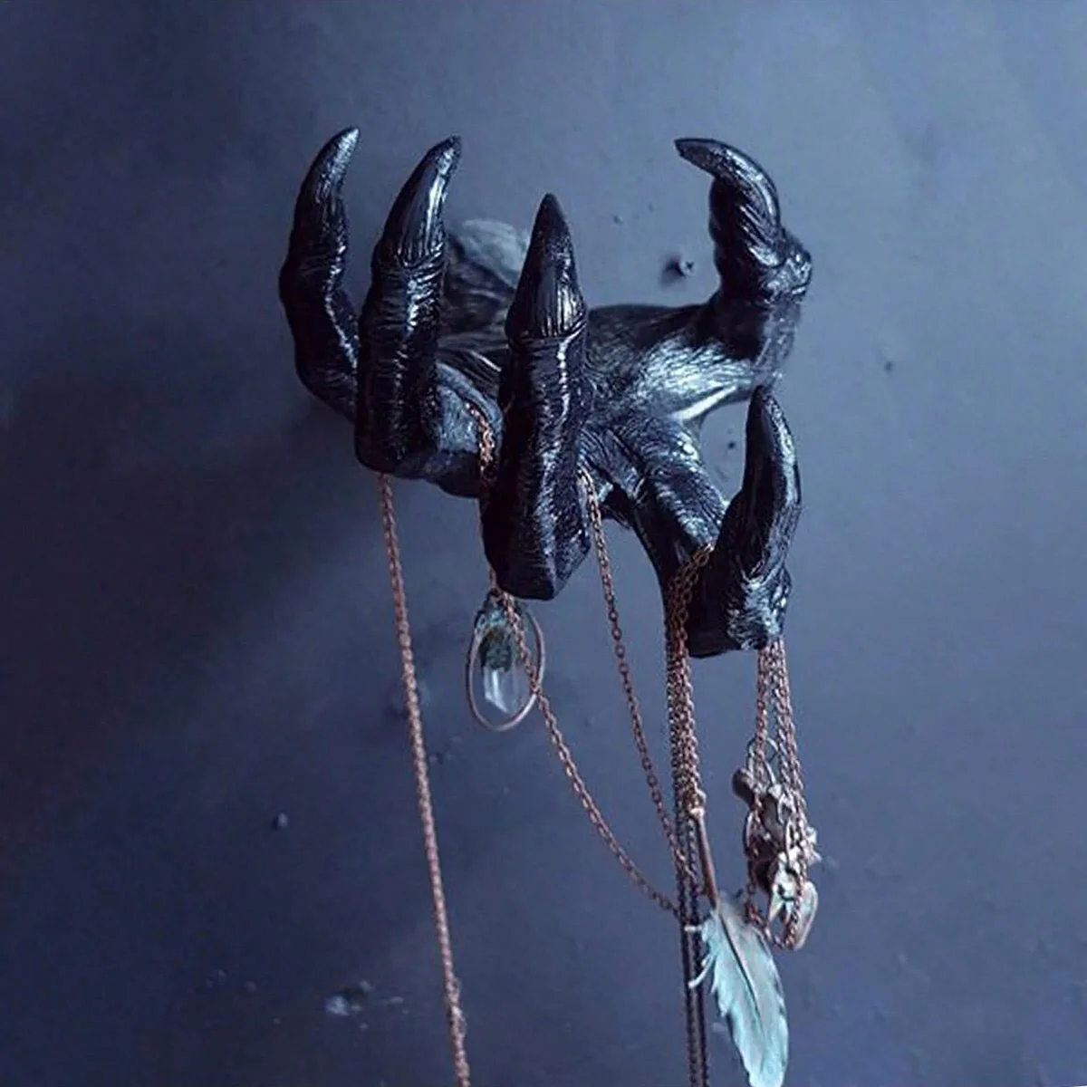 Resin Art Sculptures - Patung Tangan Penyihir Gotik Halloween Kunci